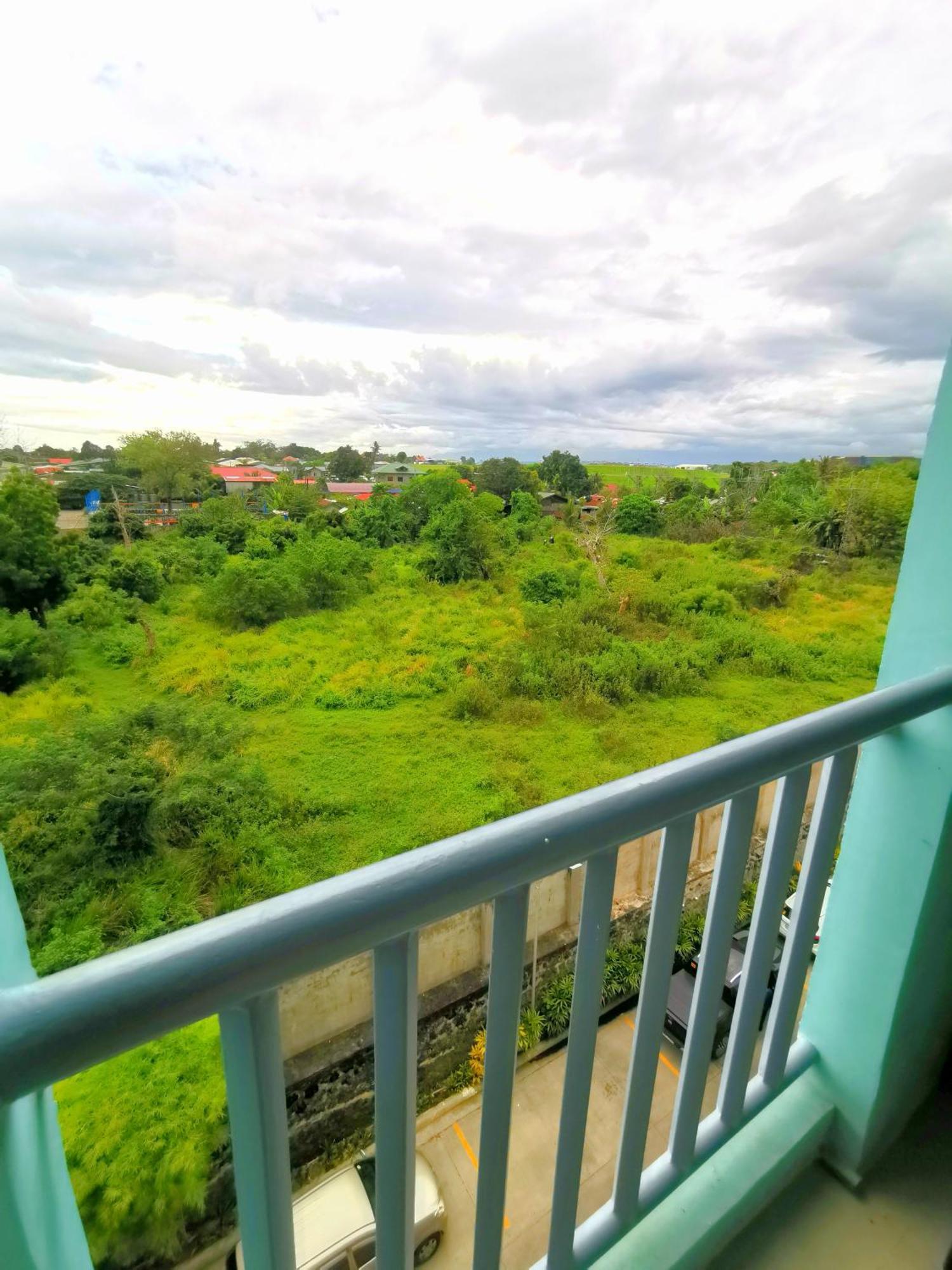 Davao Condo 2Br Pool Wifi Netflix 외부 사진