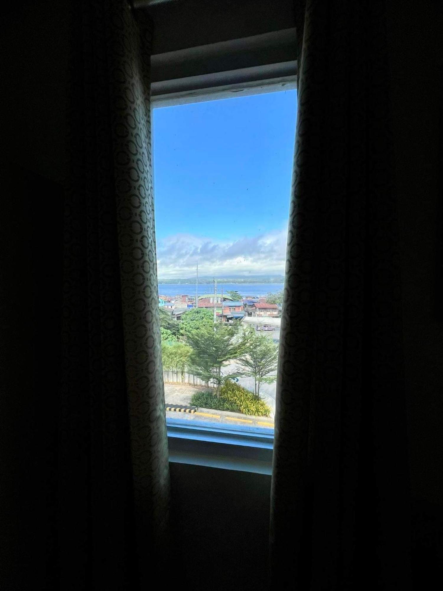 Davao Condo 2Br Pool Wifi Netflix 외부 사진
